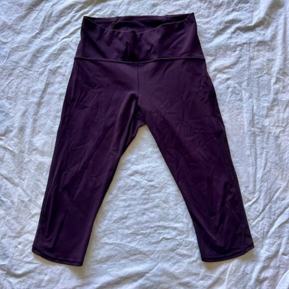 Lululemon Train Times Crop (17”) – Size 8 – Black Cherry or Garnet - Picture 5 of 11